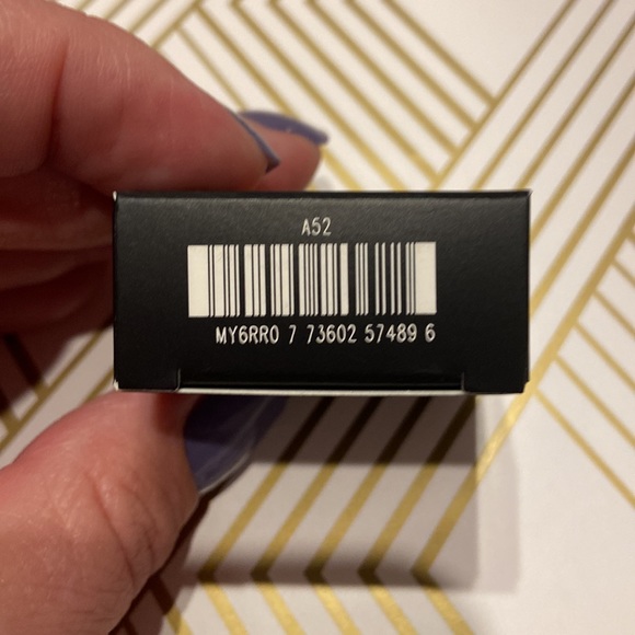 NIB MAC EYESHADOW - CORAL MATTE - Picture 5 of 5